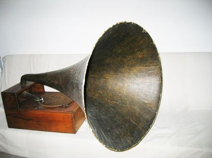 E.M.G WILSON HORN Gramophone